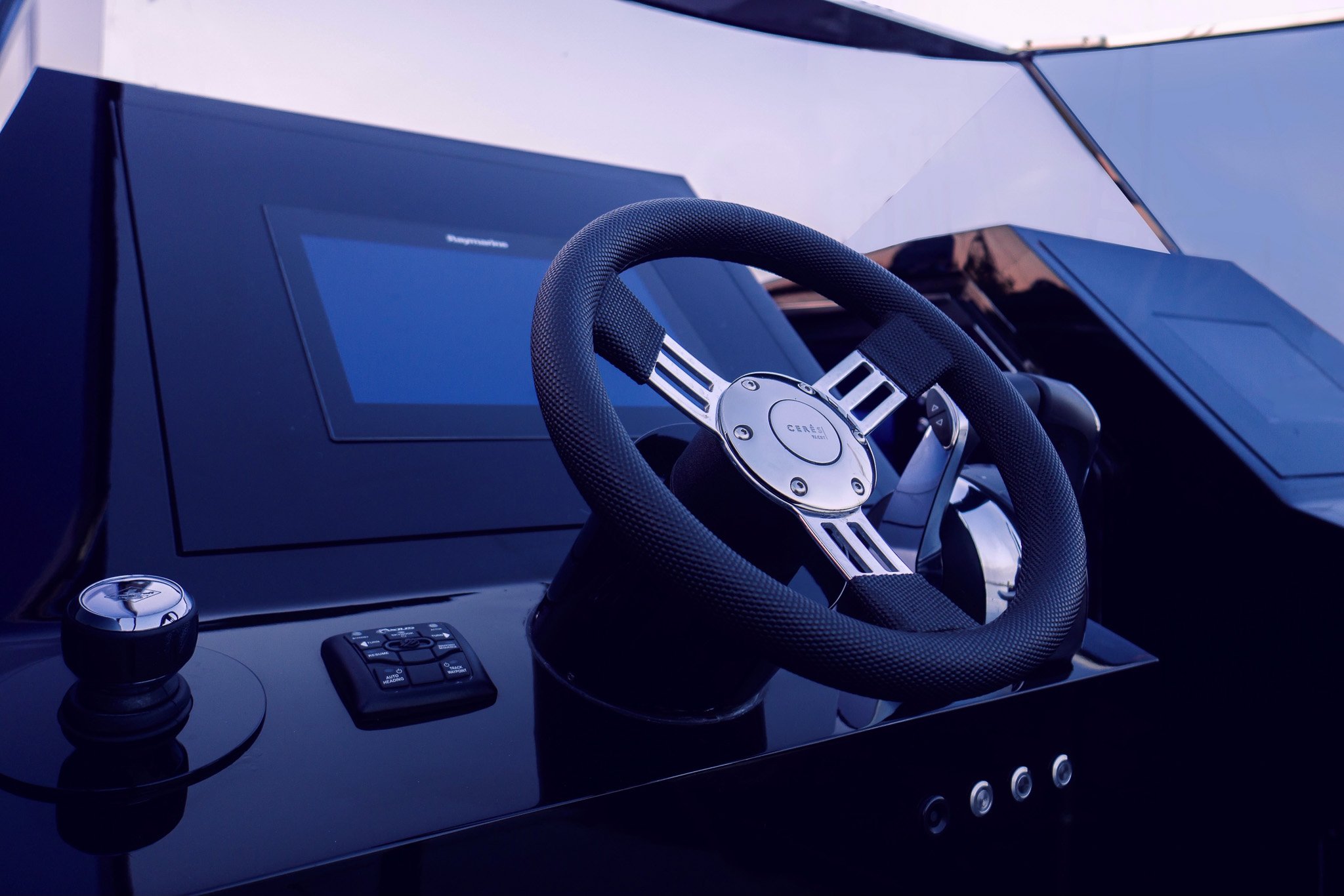 CERES HIGH-END YACHT 